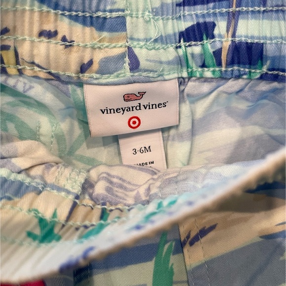 Vineyard Vines x Target tropical print childrens shorts - Picture 2 of 3